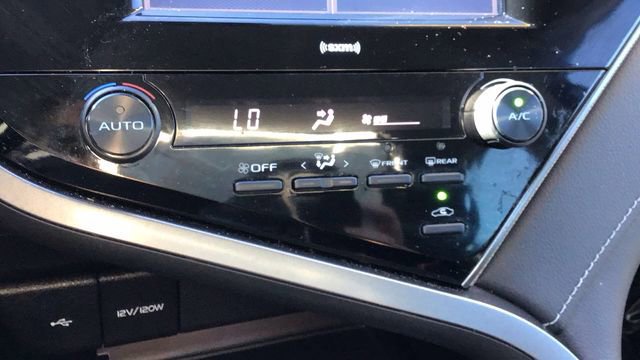 Used 2020 Toyota Camry SE image 28