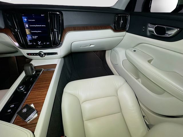 Used 2022 Volvo S60 B5 Momentum w/ Premium Package image 35