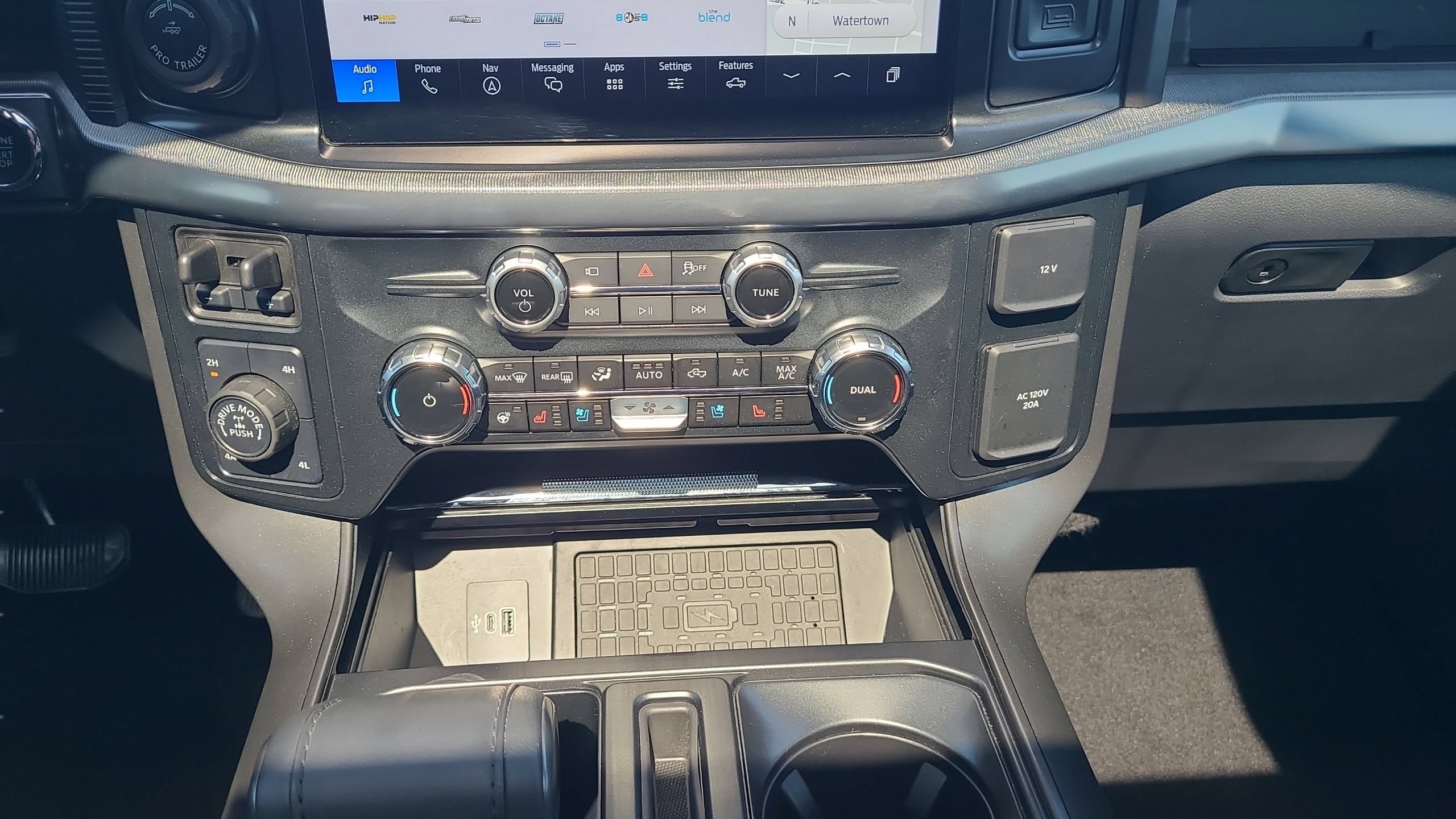 Certified 2025 Ford F150 Lariat w/ Equipment Group 502A High AWD/4WD image 23