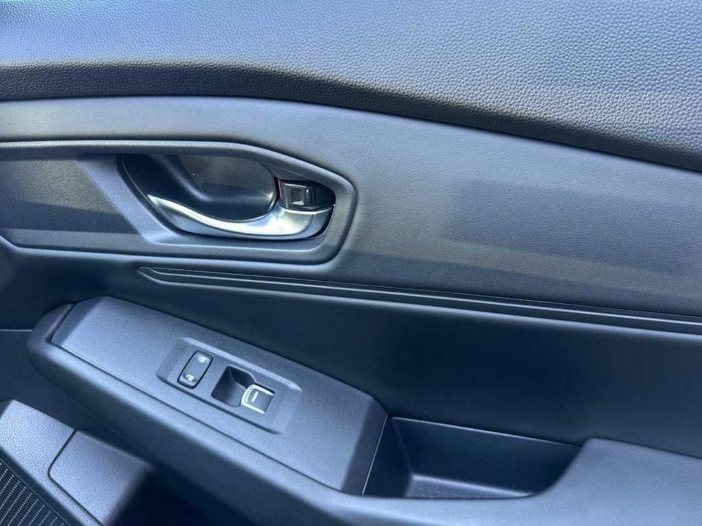 Used 2023 Honda Accord EX image 18
