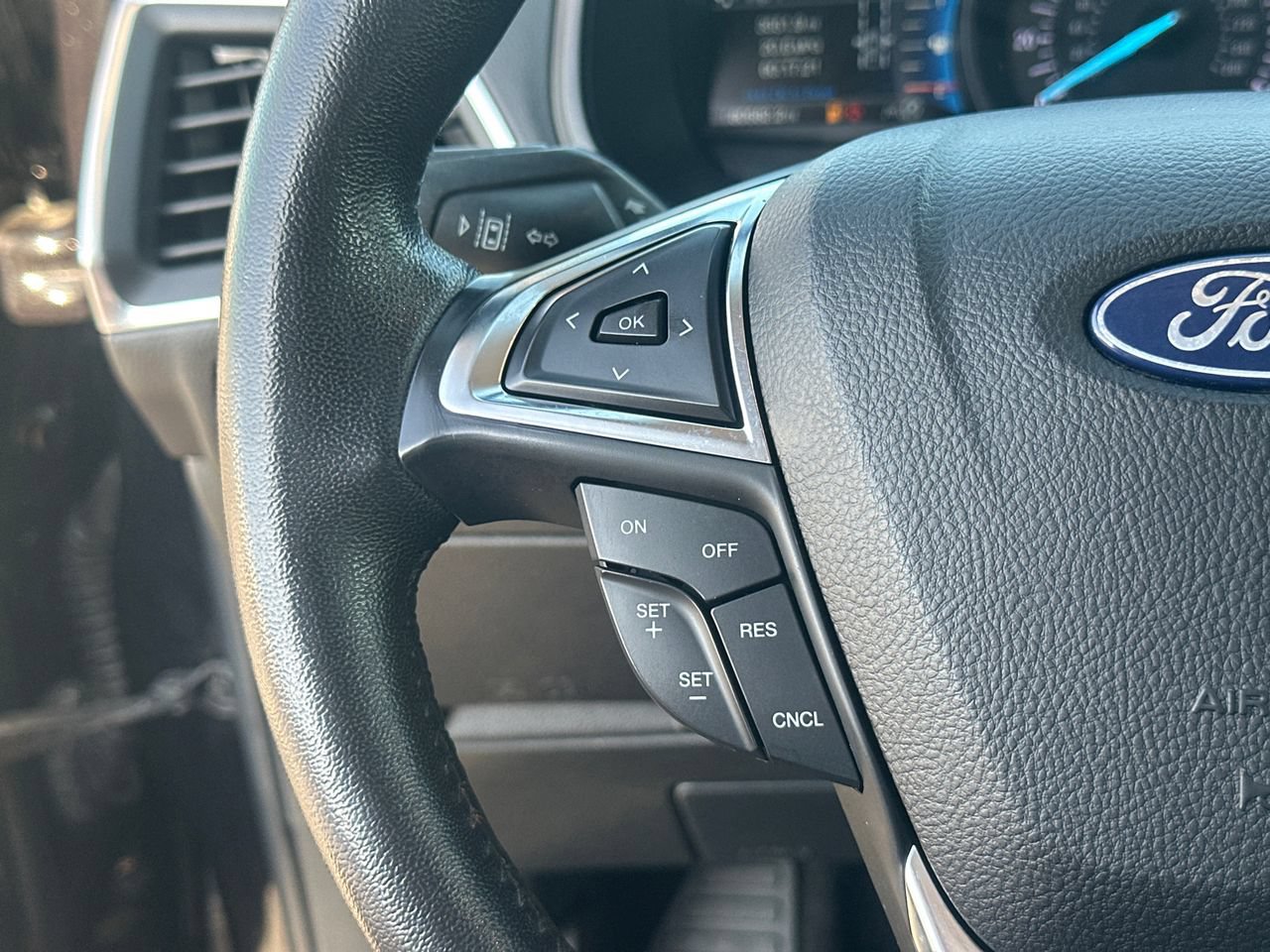 Certified 2022 Ford Edge Titanium AWD/4WD image 27