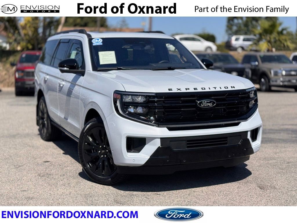 Certified 2025 Ford Expedition Platinum w/ Stealth Appearance Package