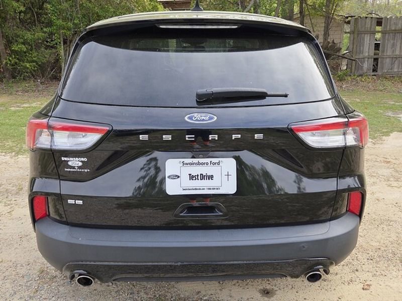 Certified 2021 Ford Escape SE w/ SE Sport Appearance Package image 4