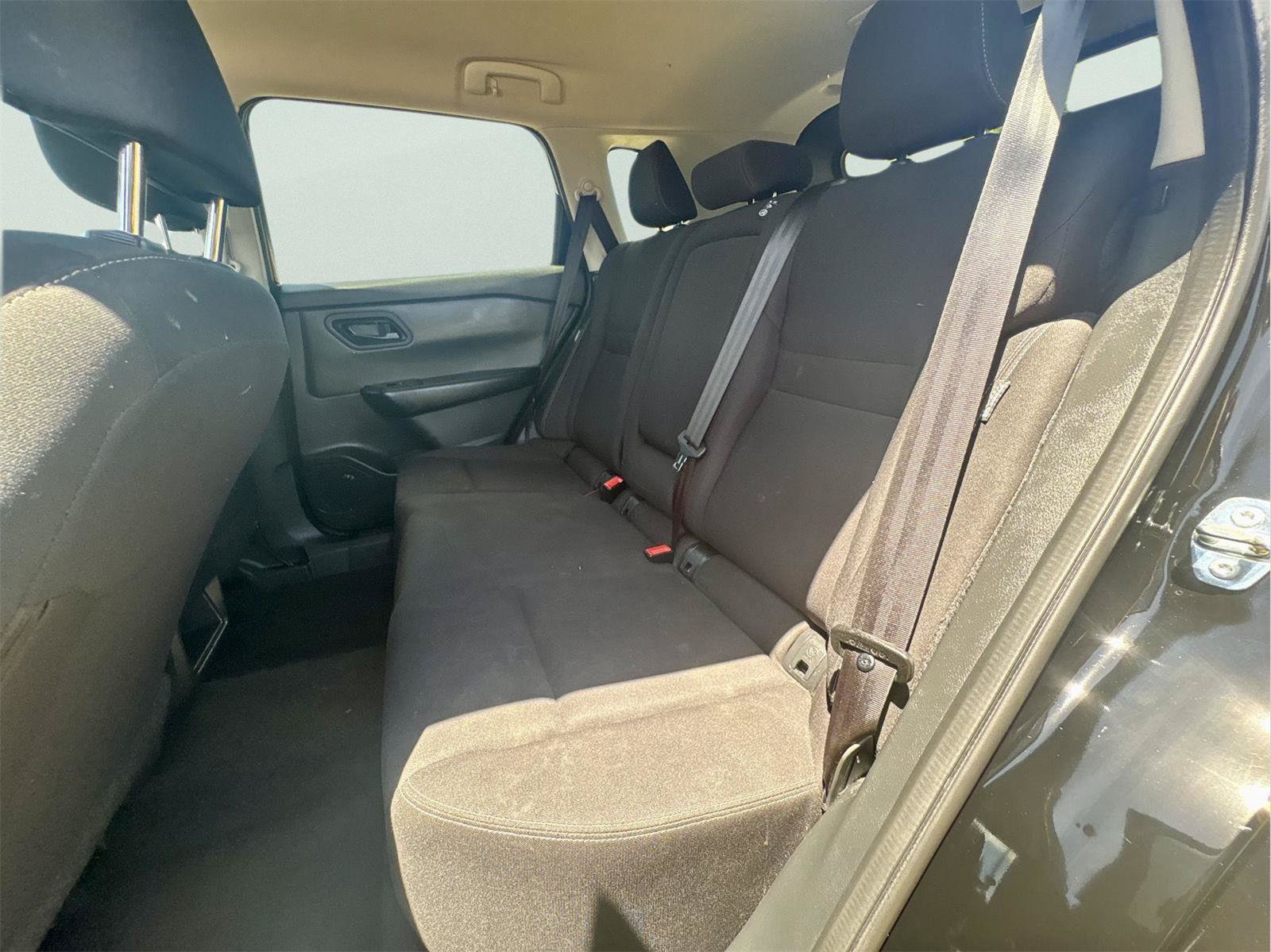 Used 2025 Nissan Rogue S FWD image 9
