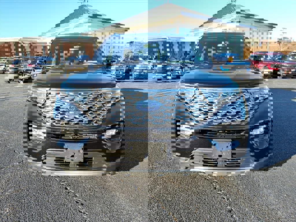 Certified 2020 Ford Explorer Platinum w/ Premium Technology Package image 4