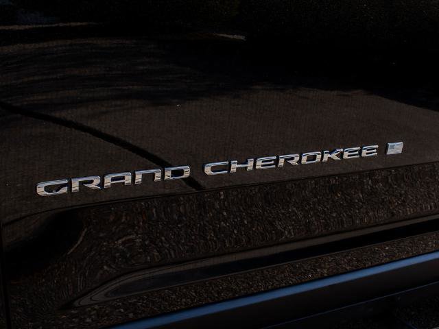 Used 2023 Jeep Grand Cherokee Limited AWD/4WD image 10
