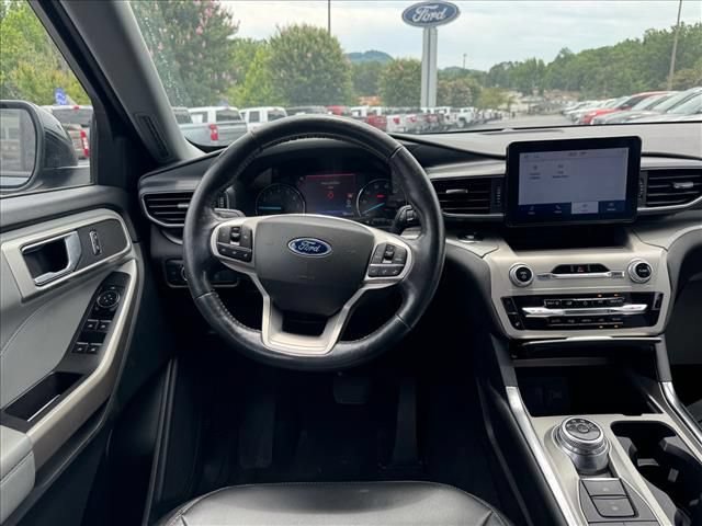 Certified 2022 Ford Explorer XLT w/ Equipment Group 202A AWD/4WD image 16