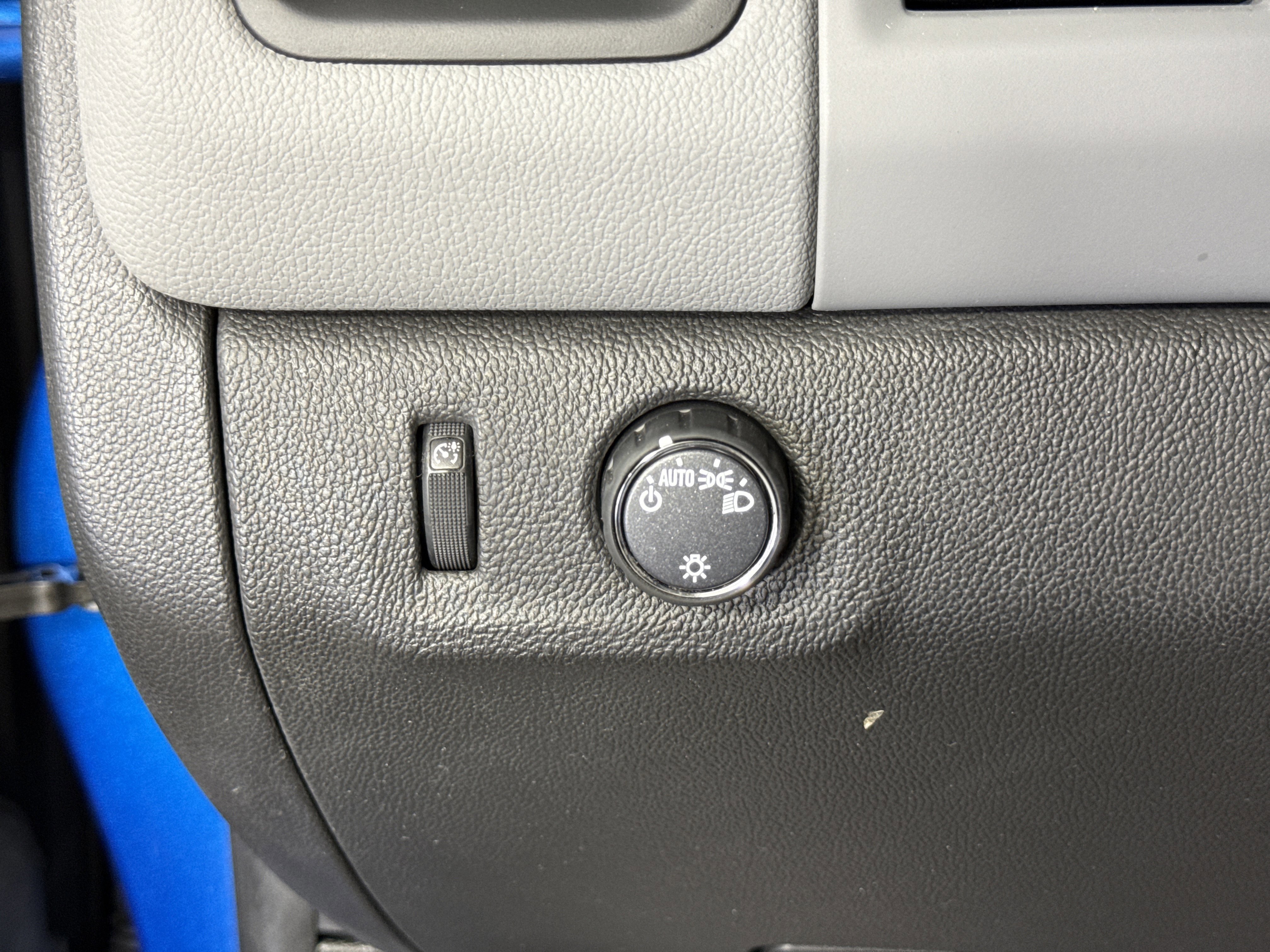 Used 2021 Chevrolet Colorado W/T w/ Custom Special Edition image 9