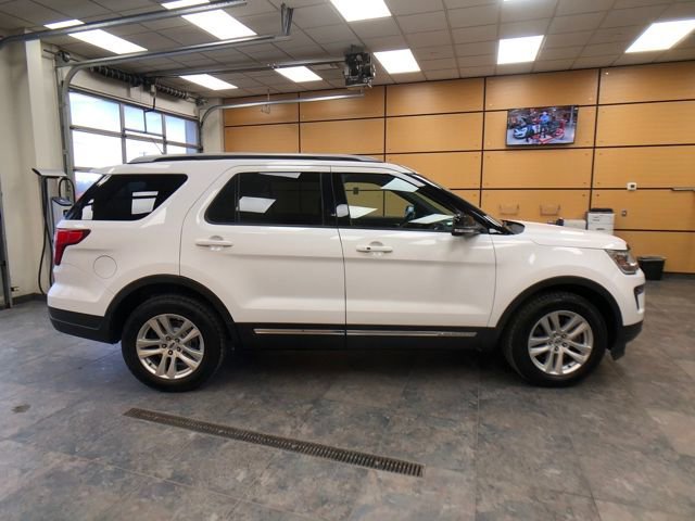 Certified 2018 Ford Explorer XLT w/ Equipment Group 201A image 6