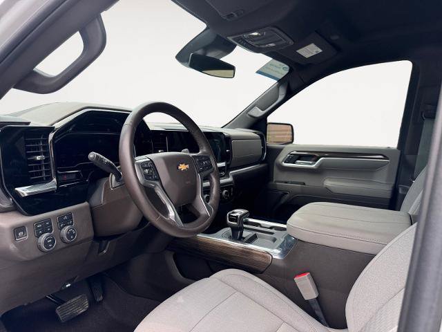Used 2023 Chevrolet Silverado 1500 LT w/ Z71 Off-Road Package AWD/4WD image 9