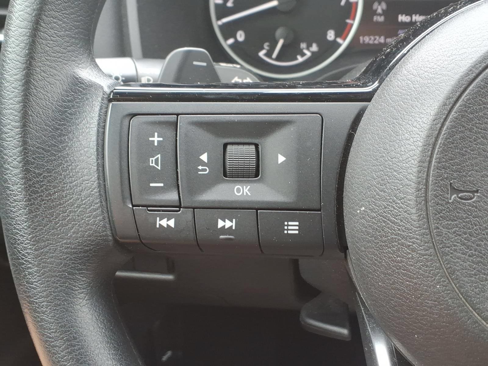Used 2023 Nissan Rogue SV AWD/4WD image 16