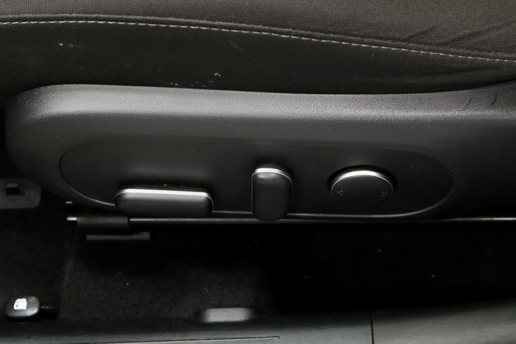 Used 2024 Hyundai Kona SEL FWD image 24