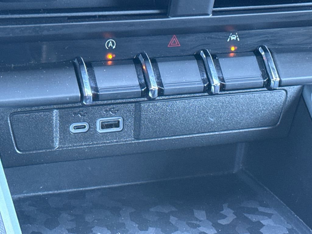 Used 2024 Chevrolet Colorado Trail Boss w/ Technology Package image 22