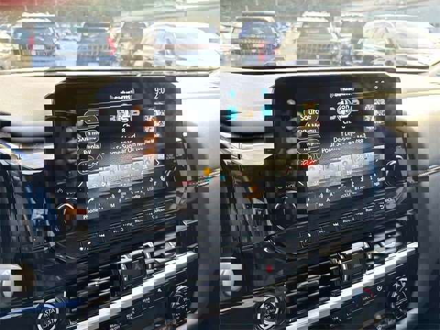 Used 2024 Nissan Pathfinder Platinum image 34