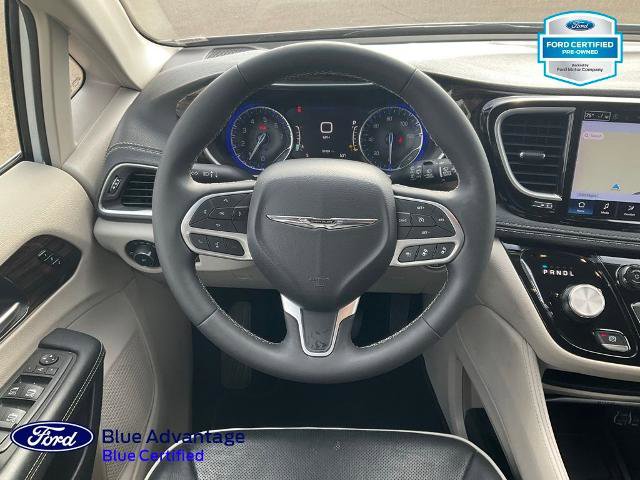 Used 2024 Chrysler Pacifica Limited FWD image 7
