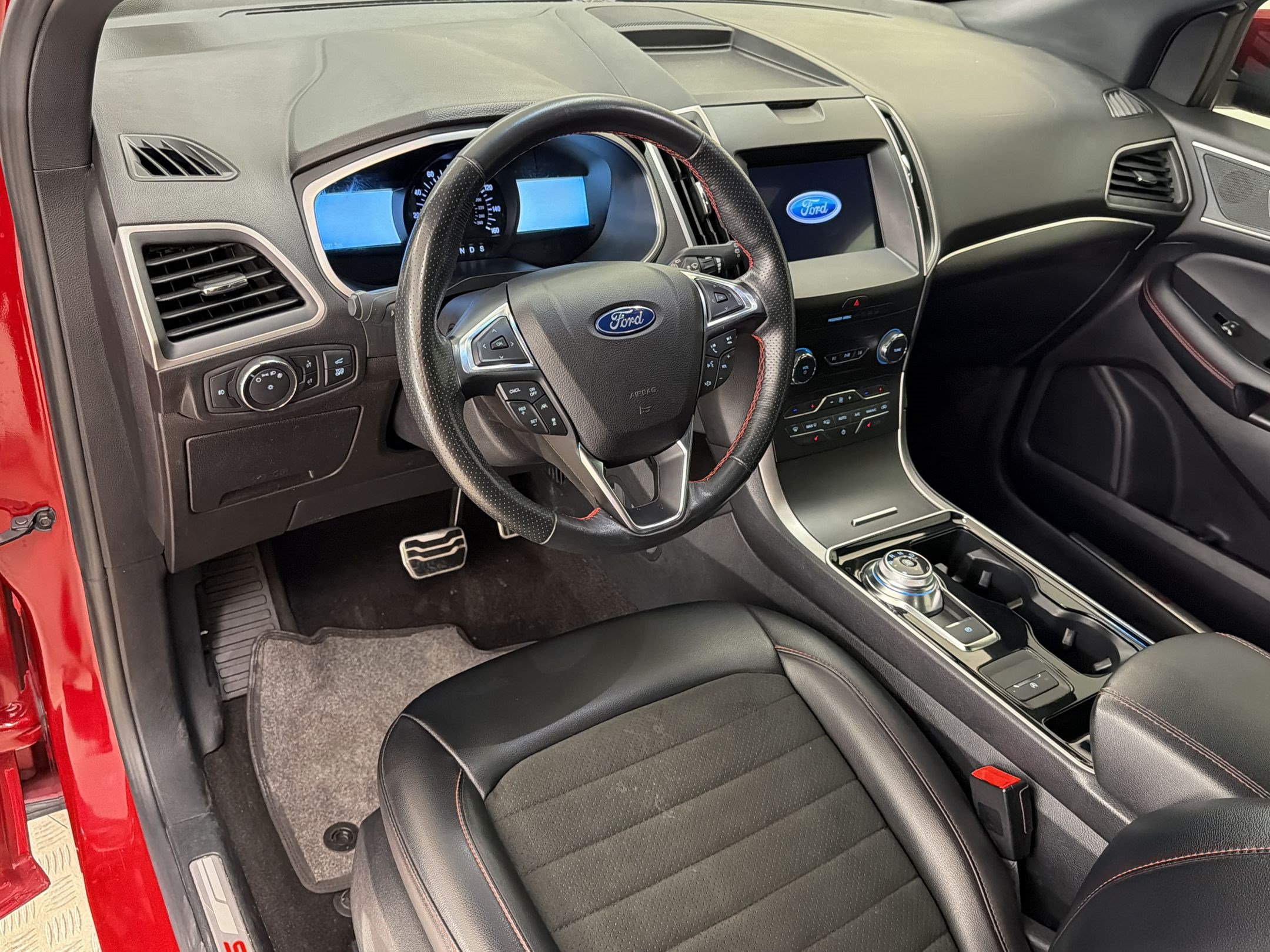 Certified 2020 Ford Edge ST-Line FWD image 4