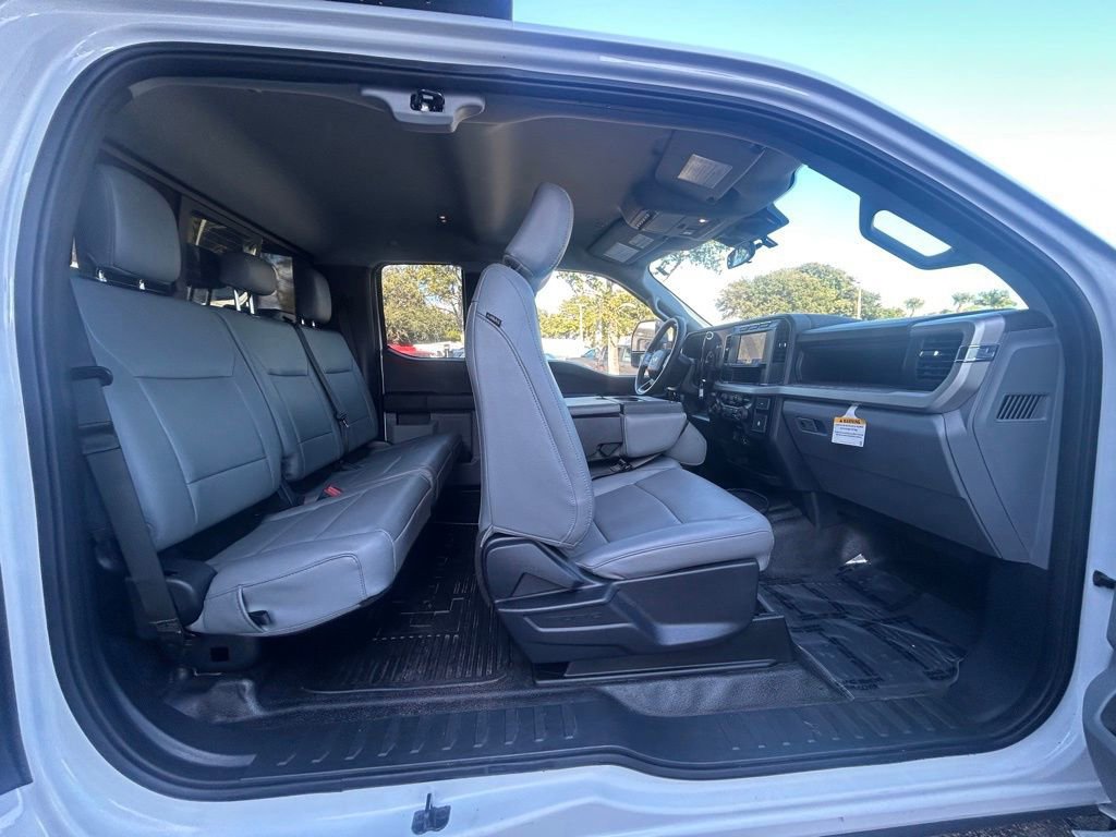 Certified 2023 Ford F550 2WD SuperCab Super Duty w/ XL Chrome Package image 30