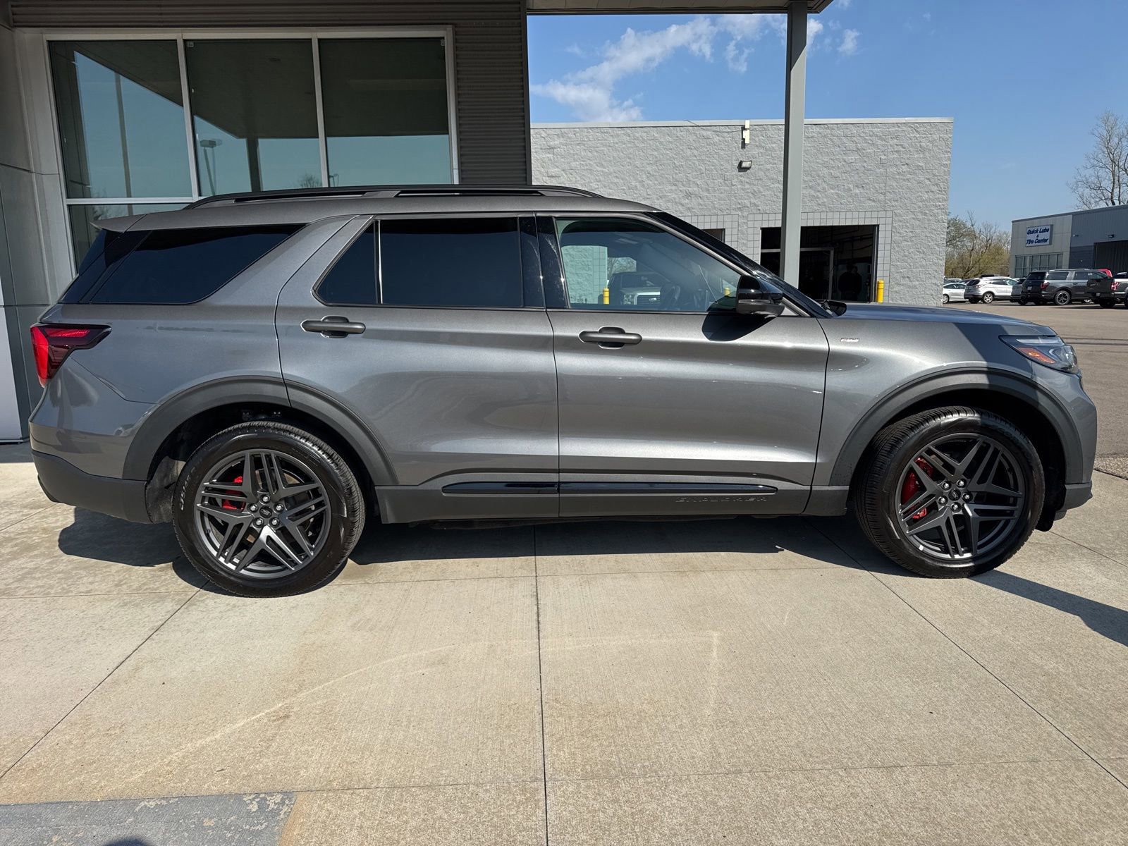 Certified 2025 Ford Explorer ST-Line w/ Premium Package image 2