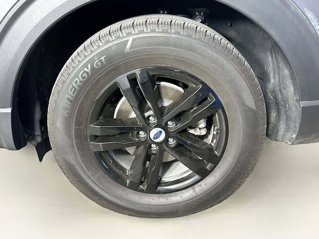 Certified 2024 Ford Explorer XLT RWD image 8