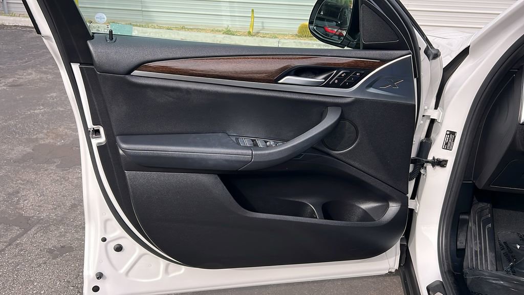 Used 2021 BMW X4 xDrive30i w/ Convenience Package image 10