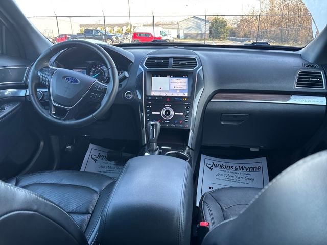 Certified 2019 Ford Explorer Limited w/ Ford Safe & Smart Package image 10