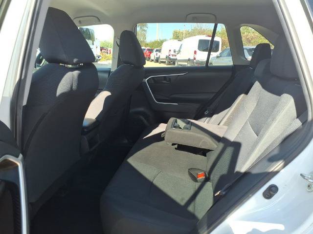 Used 2020 Toyota RAV4 LE w/ Carpet Mat Package AWD/4WD image 29