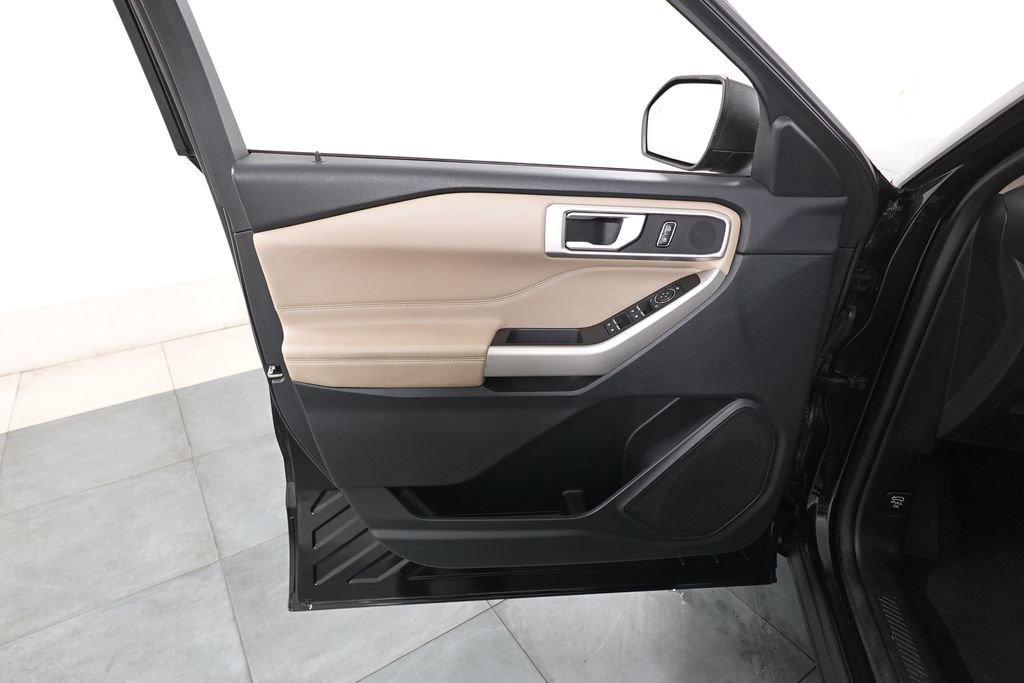 Certified 2023 Ford Explorer XLT w/ Equipment Group 202A image 8