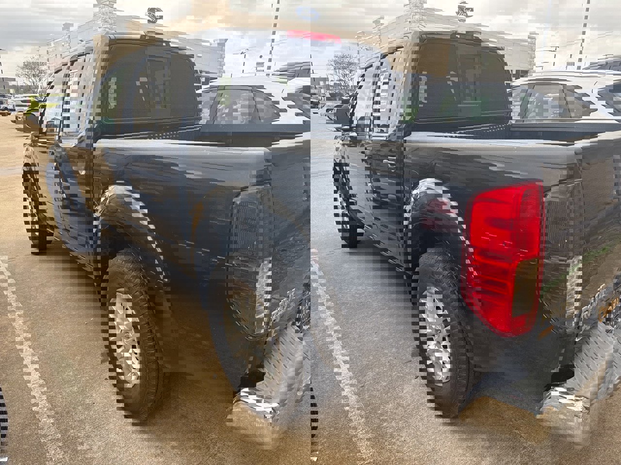 Used 2019 Nissan Frontier SV image 7