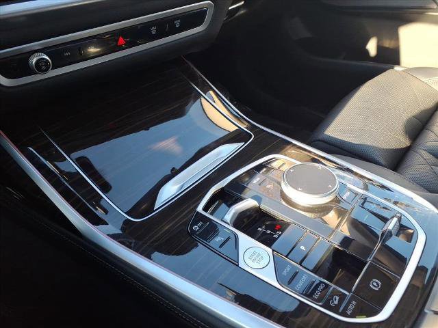 Used 2024 BMW X7 xDrive40i image 17