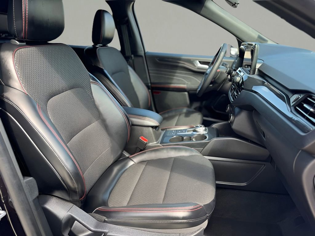 Certified 2025 Ford Escape ST-Line image 15