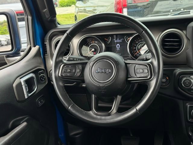 Used 2022 Jeep Gladiator Sport AWD/4WD image 6