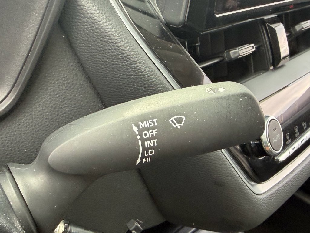 Used 2024 Toyota Corolla LE FWD image 28