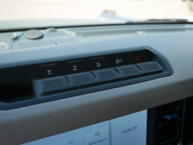 Certified 2022 Ford Bronco Wildtrak AWD/4WD image 32