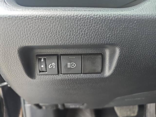 Used 2025 Toyota RAV4 XLE FWD image 24