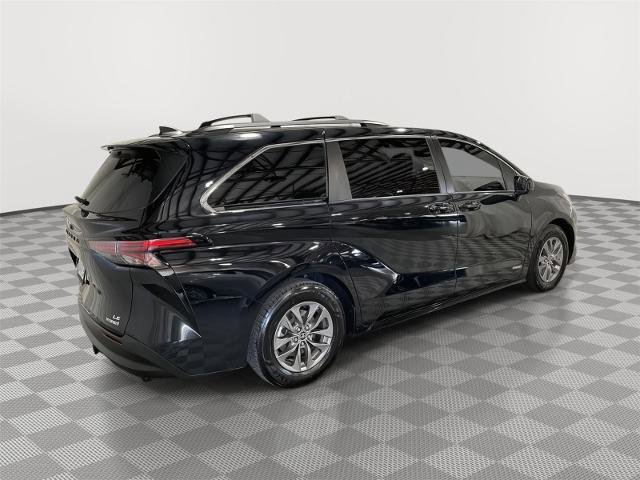 Used 2021 Toyota Sienna LE w/ LE Plus Package image 7
