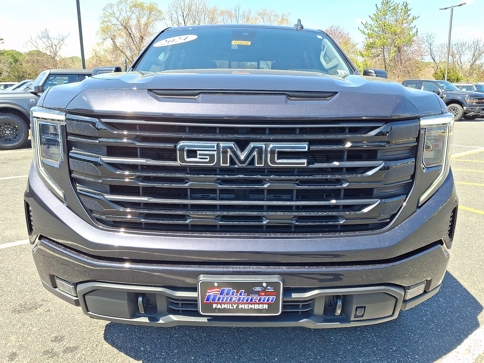 Used 2024 GMC Sierra 1500 Elevation w/ Preferred Package AWD/4WD image 3