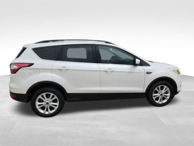 Certified 2018 Ford Escape SE w/ SE Sync 3 Package image 6