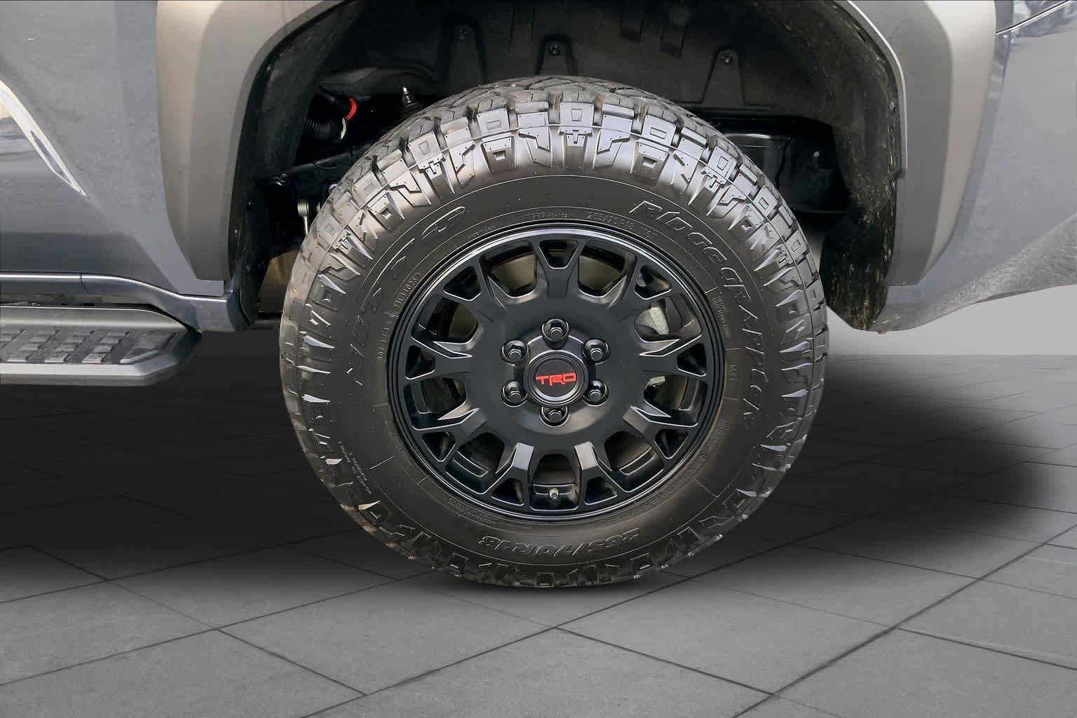 Used 2025 Toyota 4Runner TRD Off-Road Premium AWD/4WD image 10