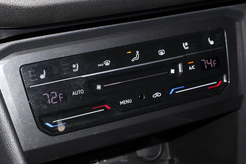 Used 2024 Volkswagen Tiguan SEL R-Line image 31