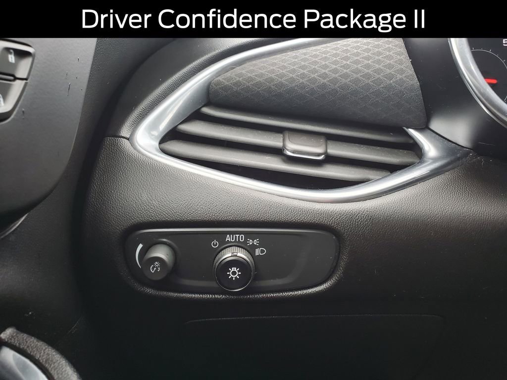 Used 2020 Chevrolet Malibu LT image 16