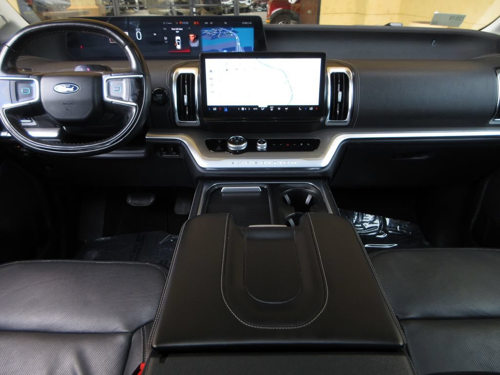 Certified 2025 Ford Expedition Platinum w/ Driver's Package AWD/4WD image 18