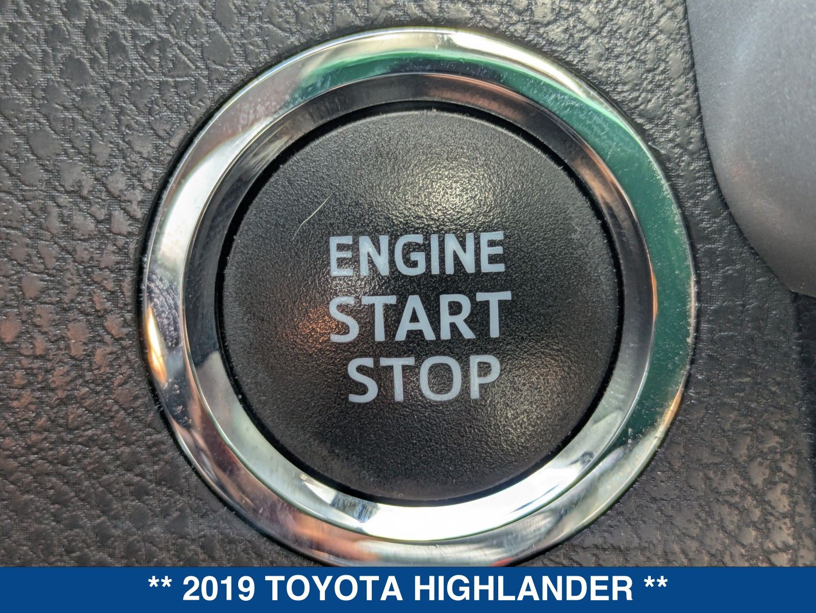 Used 2019 Toyota Highlander XLE FWD image 36