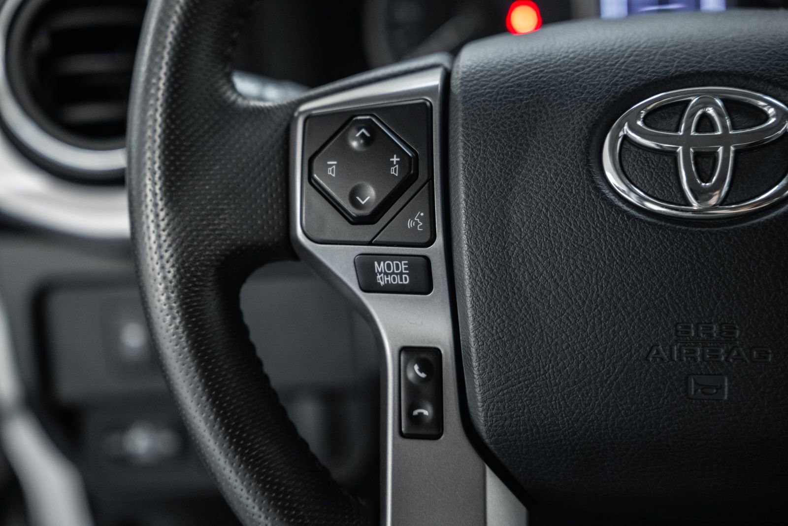 Used 2020 Toyota Tacoma SR5 image 34