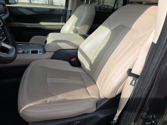 Certified 2023 Ford Expedition Limited image 5