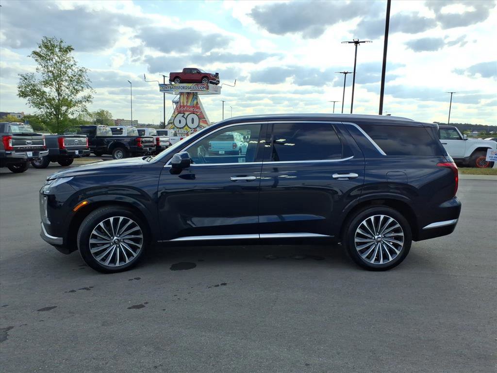 Used 2024 Hyundai Palisade Calligraphy image 2