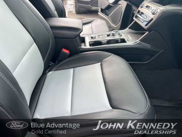 Certified 2022 Ford Explorer XLT w/ Equipment Group 202A image 35