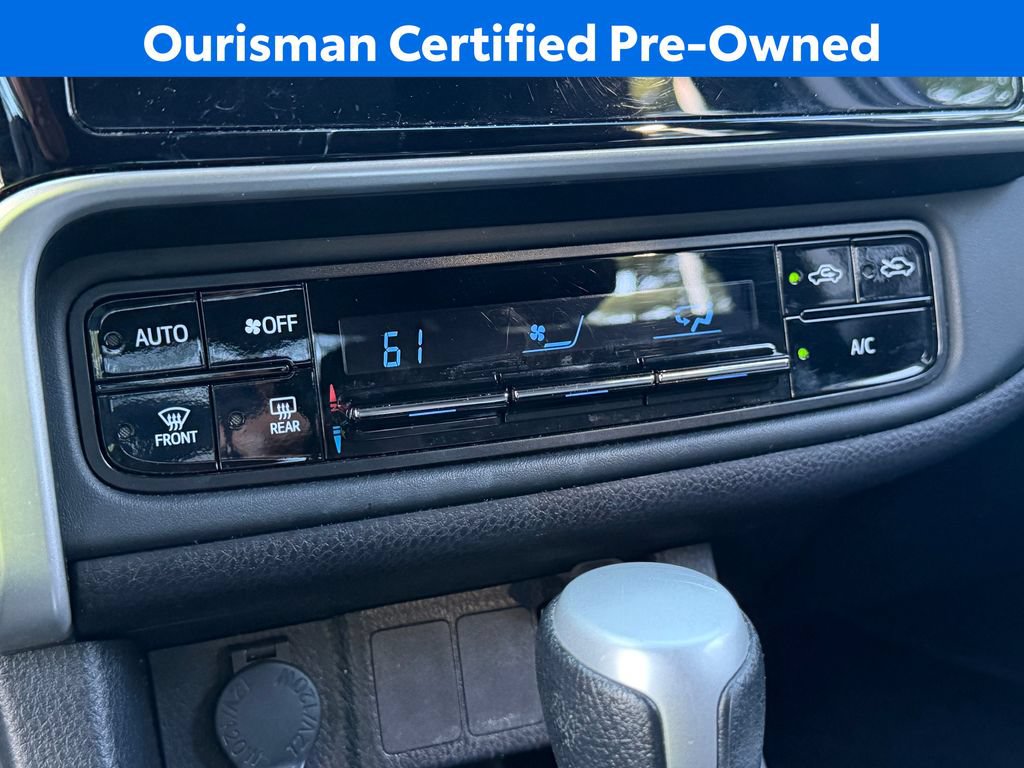Used 2019 Toyota Corolla LE FWD image 18