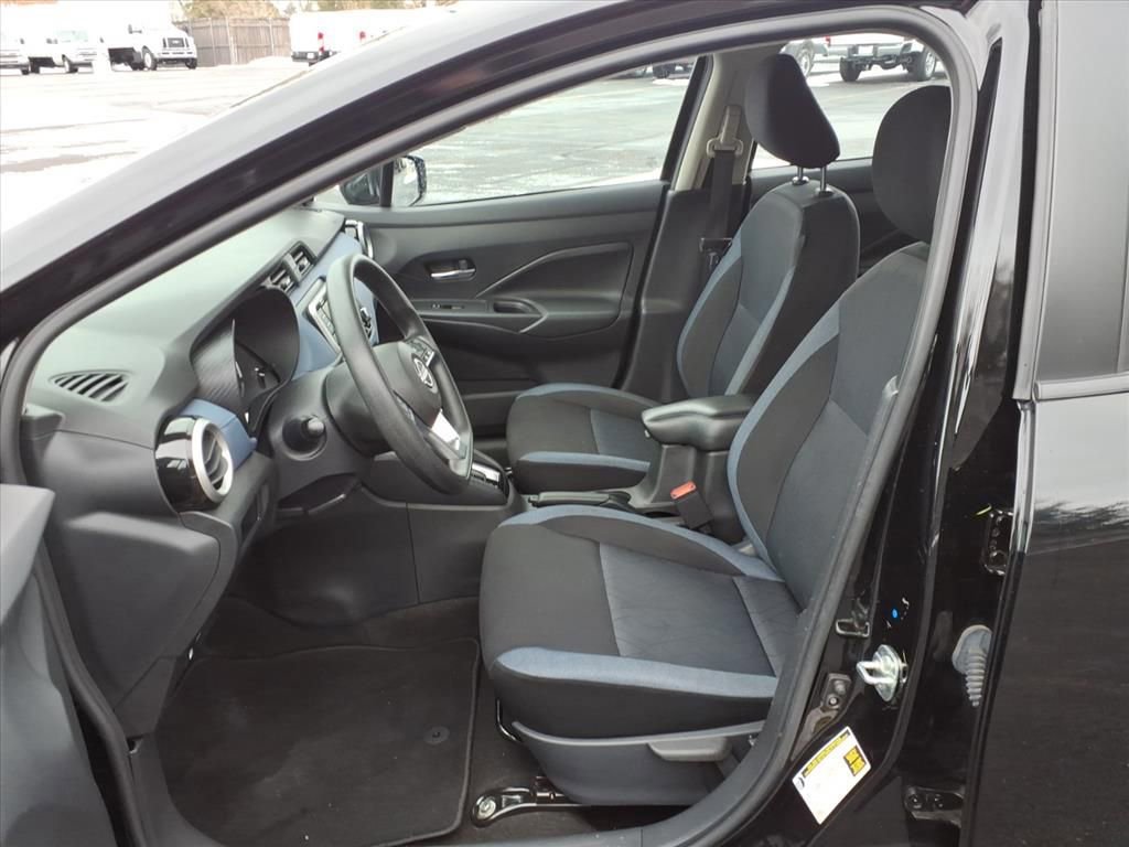 Used 2023 Nissan Versa SV image 27
