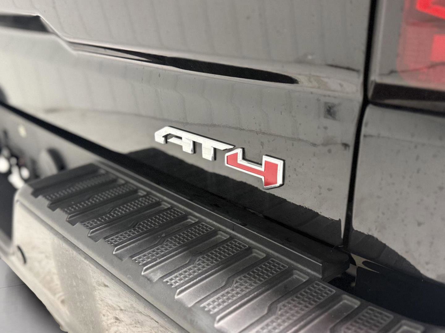 Used 2022 GMC Sierra 1500 AT4 w/ AT4 Premium Package image 32