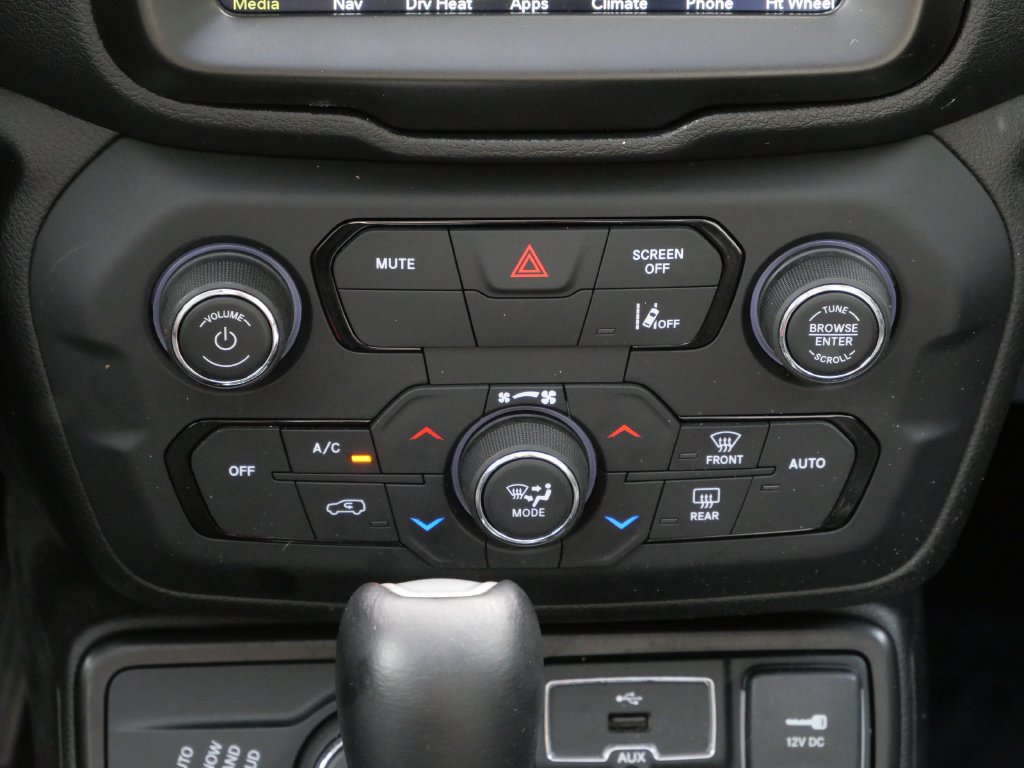 Used 2021 Jeep Renegade Limited w/ Sun & Sound Group AWD/4WD image 17